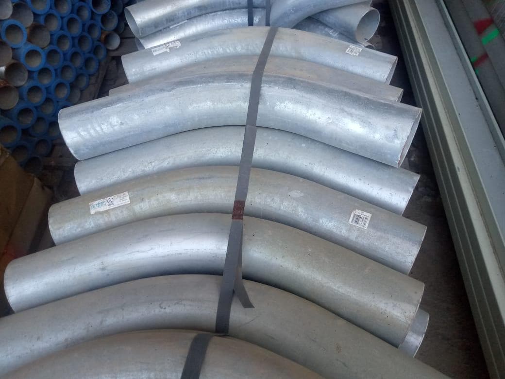 Curvas metálicas de 3" × 45" ·