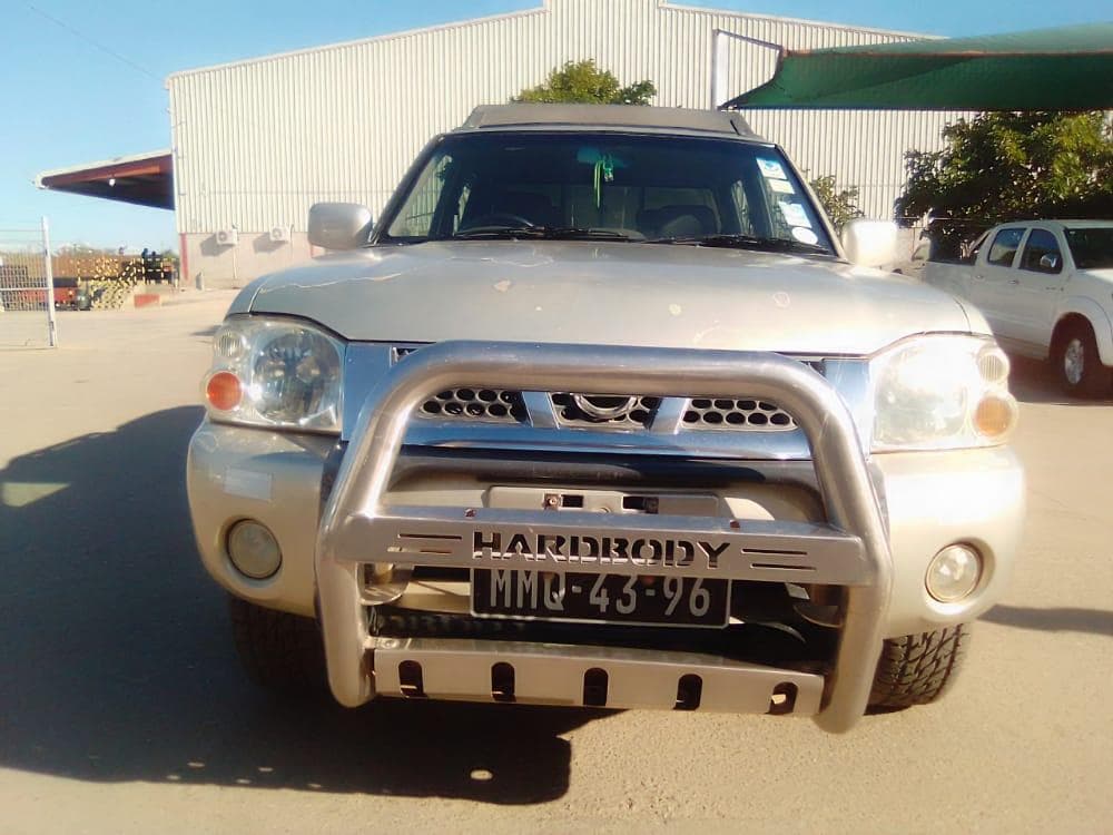 Nissan HardBody · — imagen 5