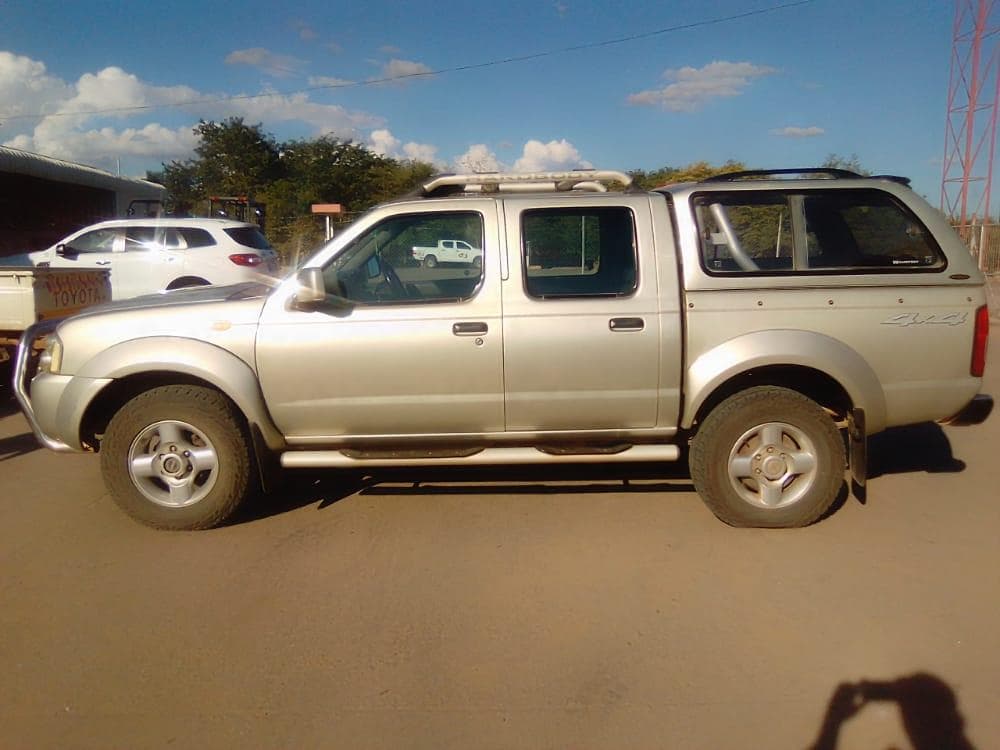 Nissan HardBody · — imagen 4