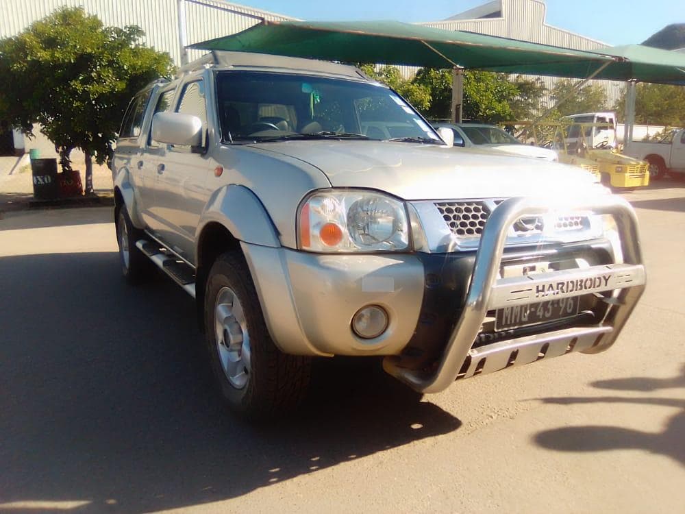 Nissan HardBody · — imagen 1