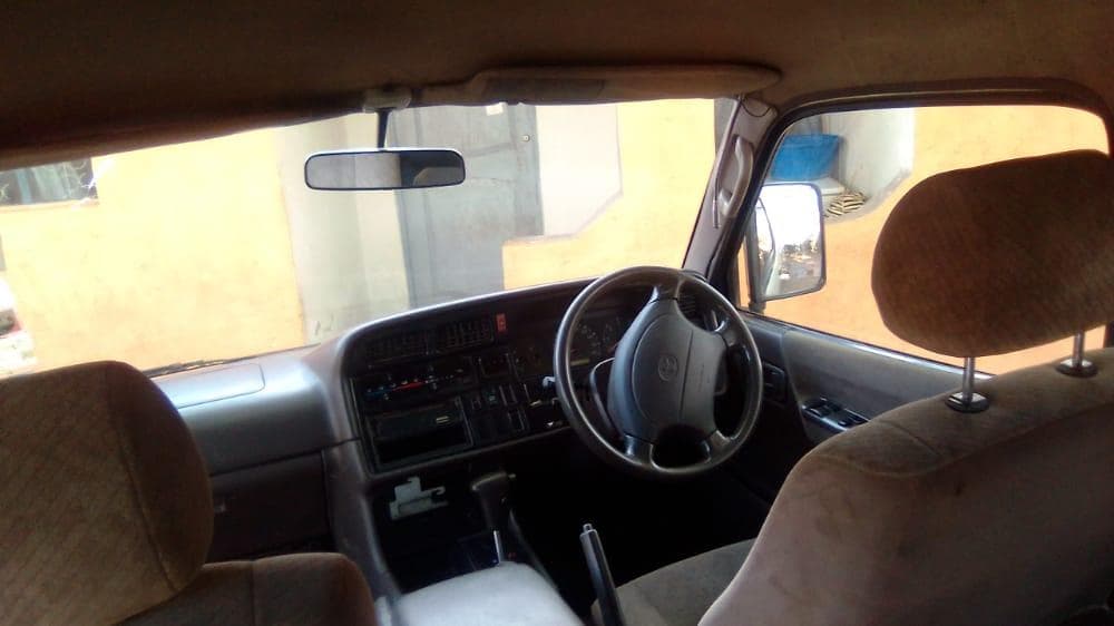 Toyota Hiace · — imagem 13