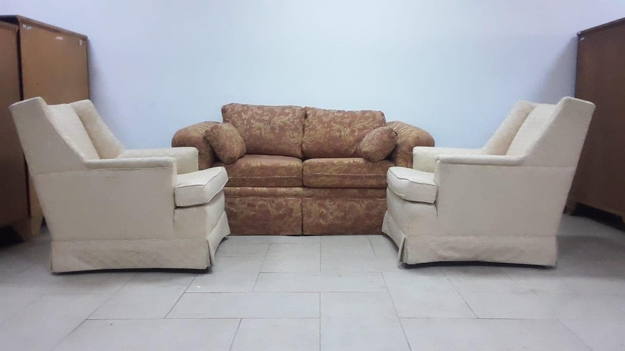 Mobiliário de Lar ·