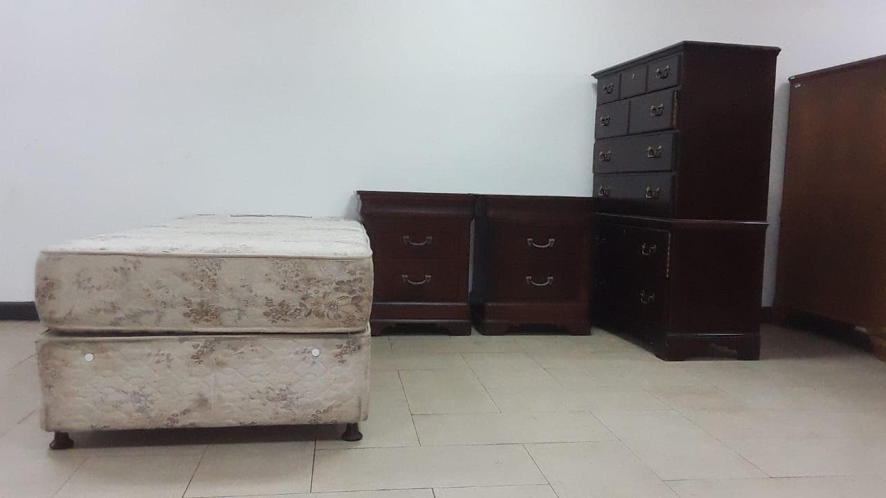 Mobiliário de Lar ·