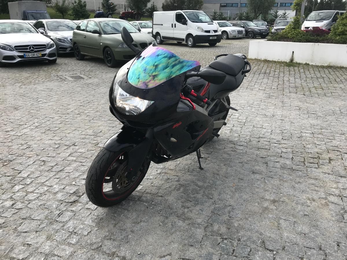 Motociclo Kawasaki Ninja ZR 6R · Ano 1998 — imagen 1