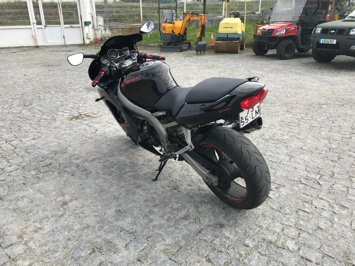 Motociclo Kawasaki Ninja ZR 6R · Ano 1998 — imagen 3