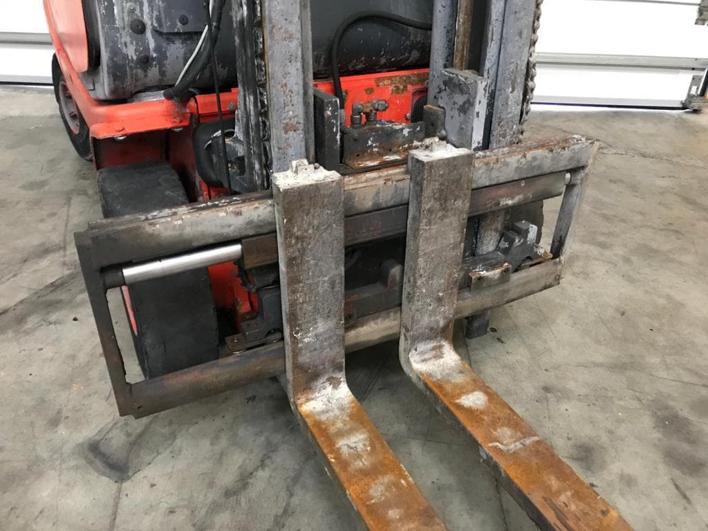 Empilhador Linde H25D-03 · Ano 2002 — imagem 6
