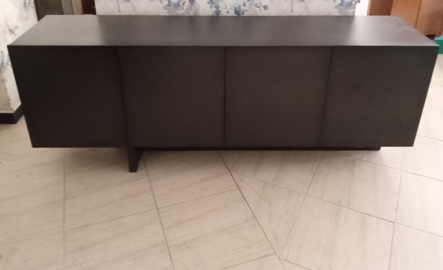 Mobiliario y Decoración · — imagen 1