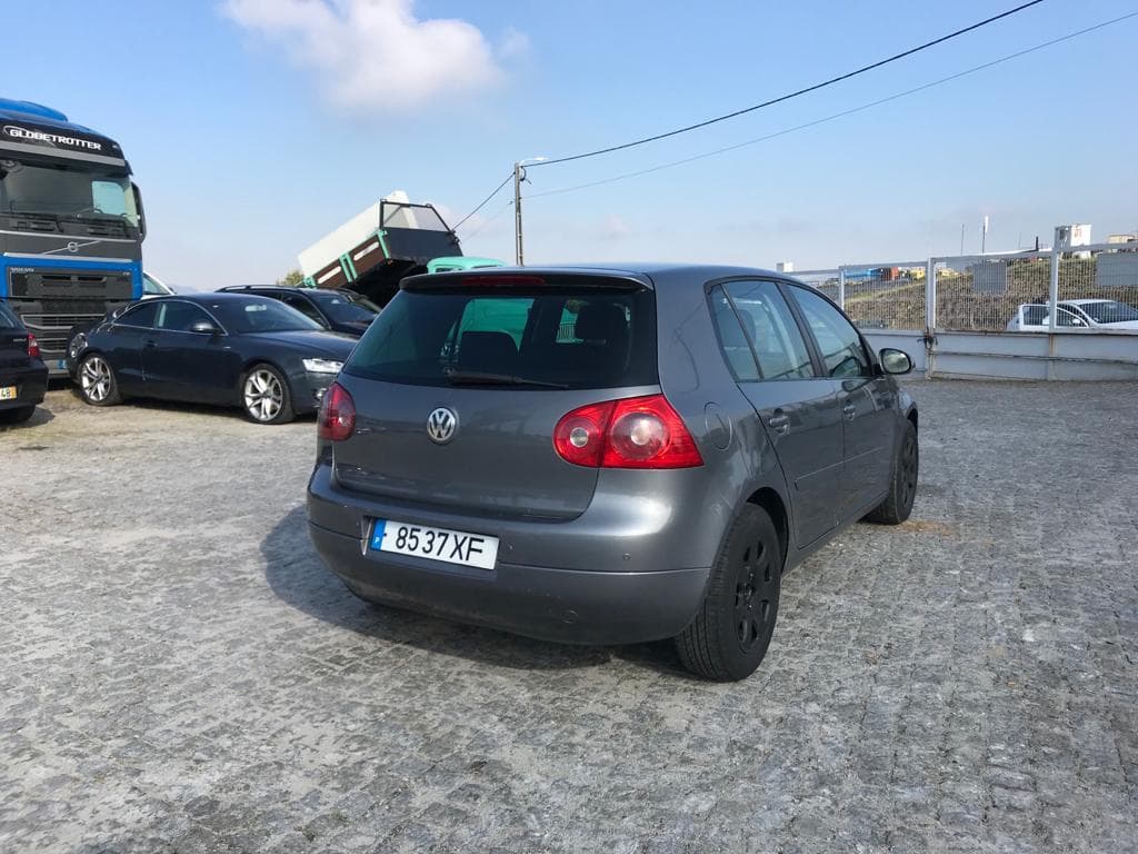 Volkswagen Golf 1.9 TDI · Ano 2004 — imagem 4