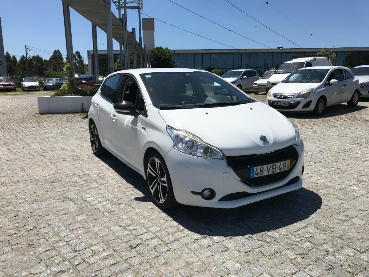 Peugeot 208 1.6 HDI· Ano 2012 — imagem 1