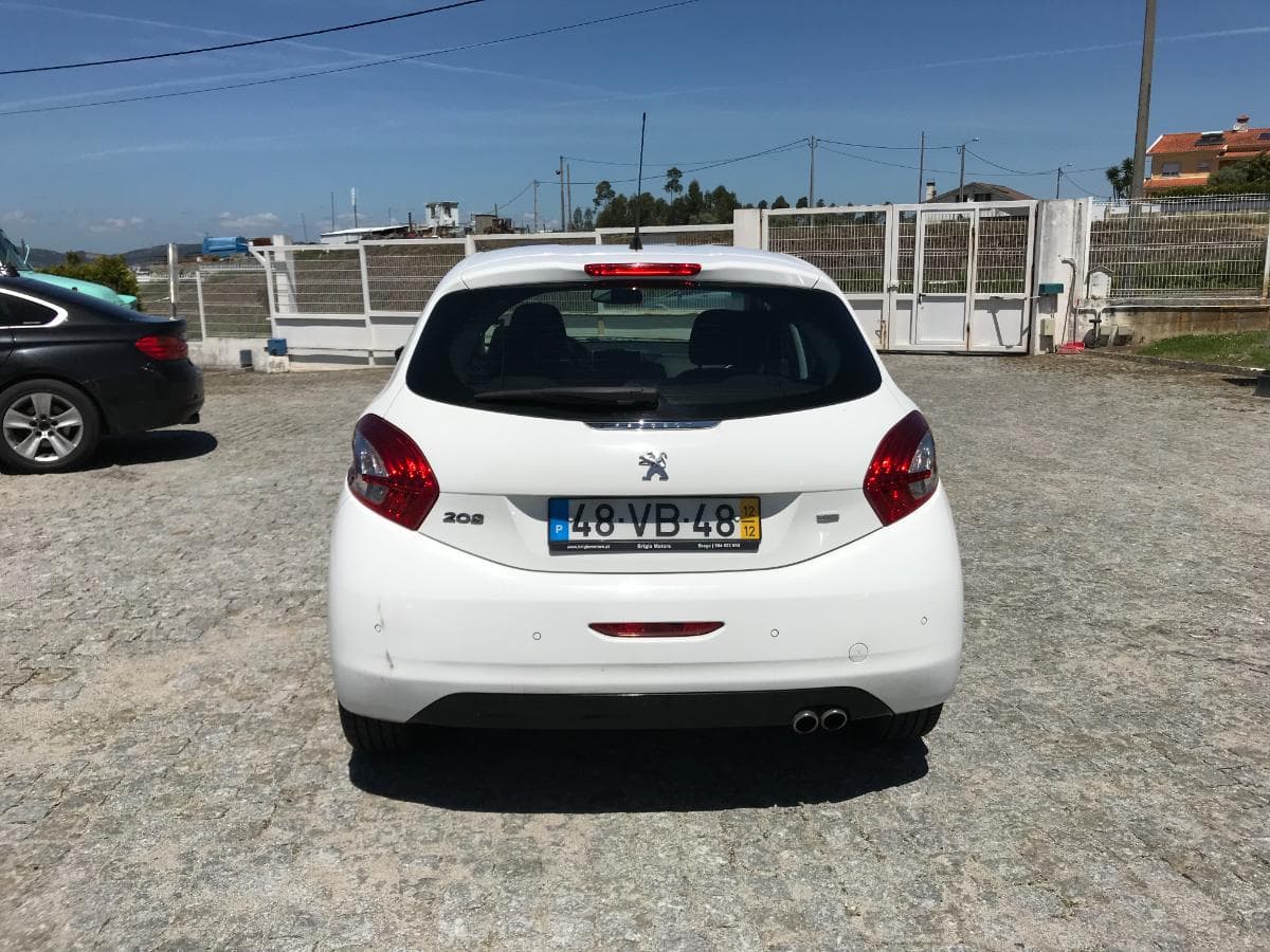 Peugeot 208 1.6 HDI· Ano 2012 — imagem 5