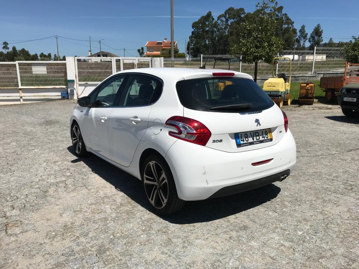 Peugeot 208 1.6 HDI· Ano 2012 — imagem 6