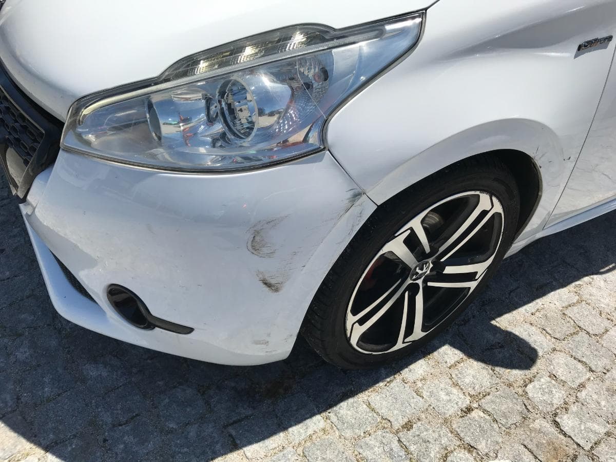 Peugeot 208 1.6 HDI· Ano 2012 — imagem 7