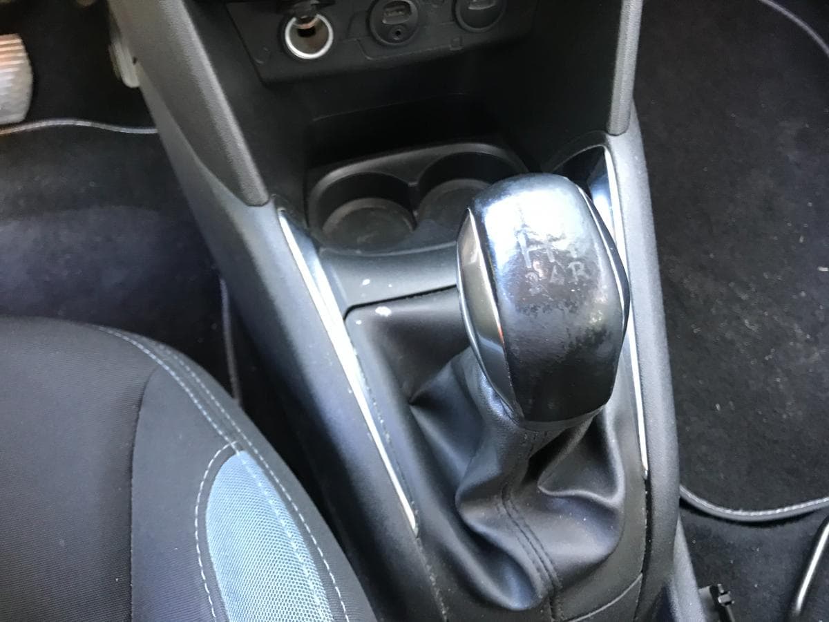 Peugeot 208 1.6 HDI· Ano 2012 — imagem 17
