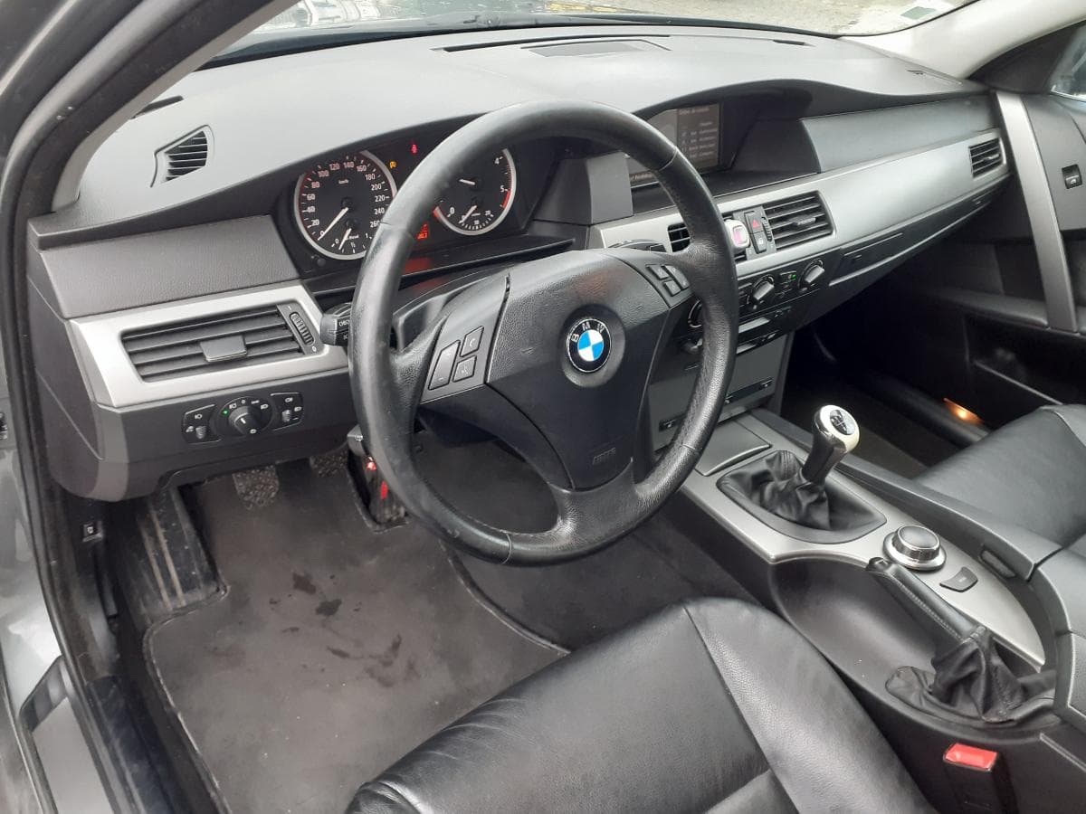 BMW 520D · Ano 2006 — imagem 17