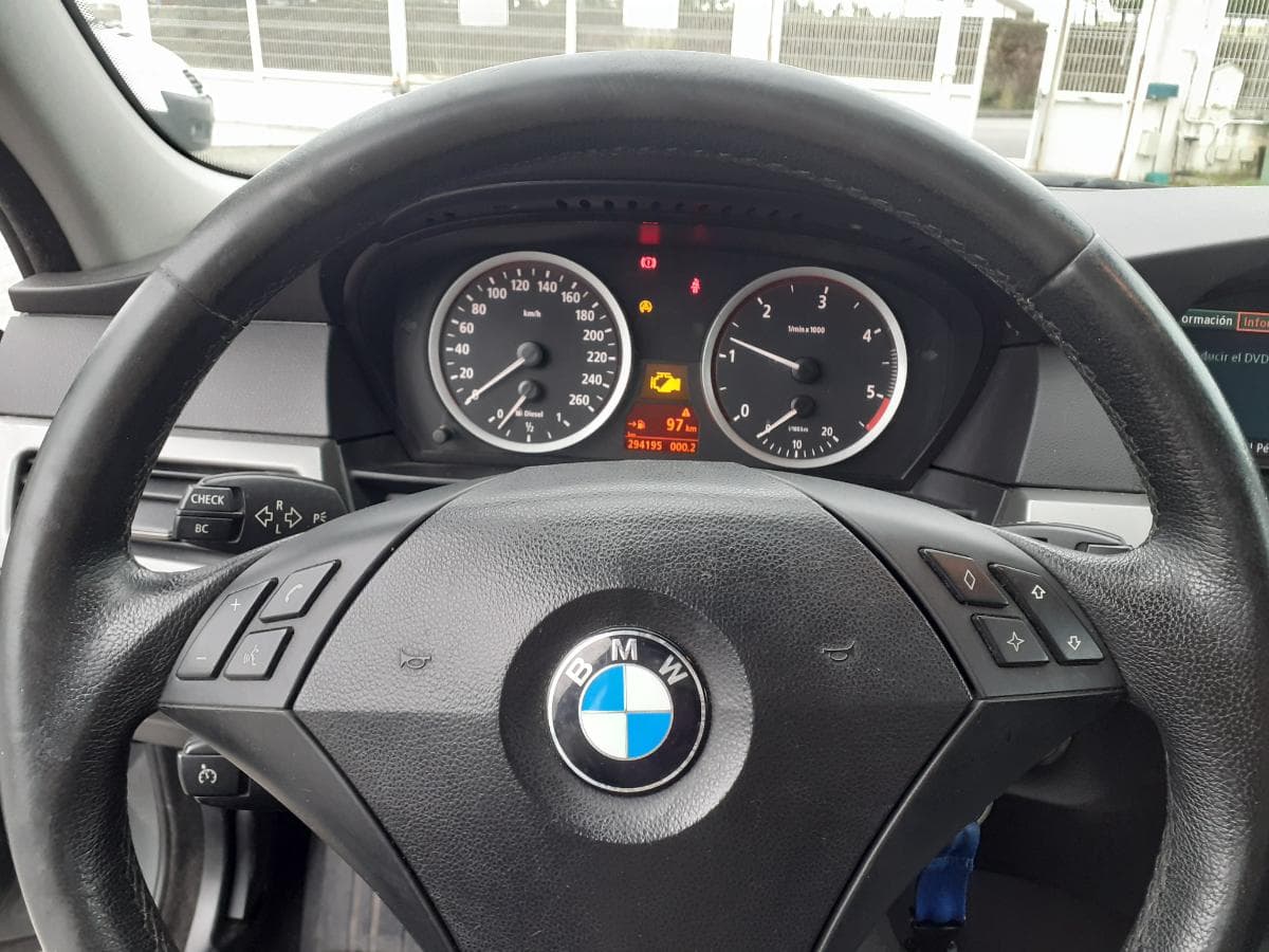 BMW 520D · Ano 2006 — imagem 21