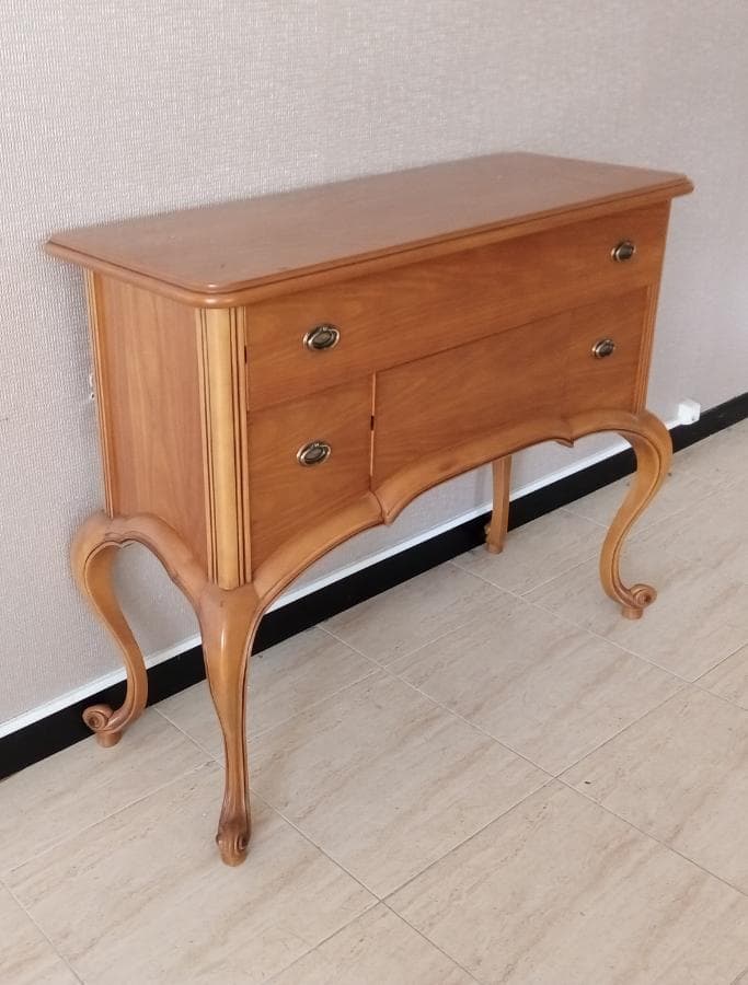 Mobiliario y Decoración · — imagen 3