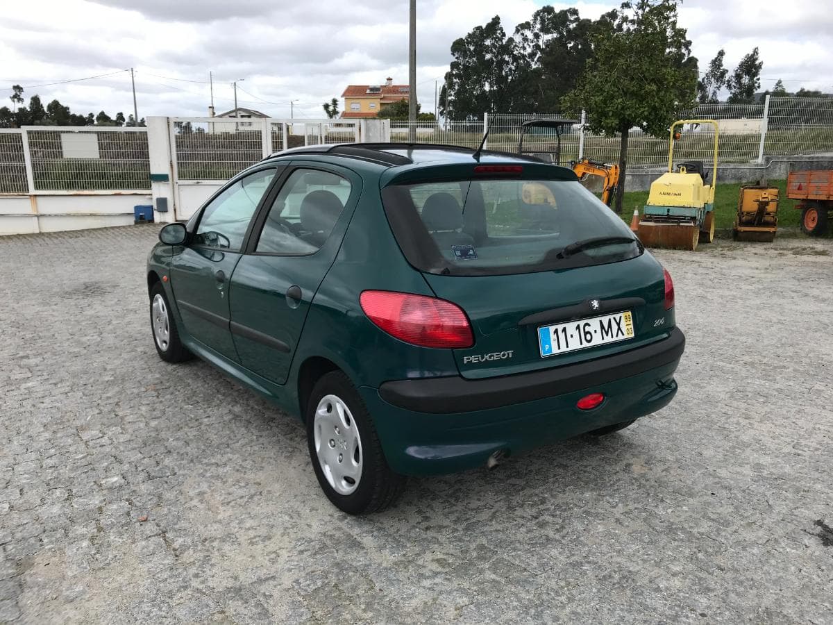 Peugeot 206 · Ano 1999 — image 4