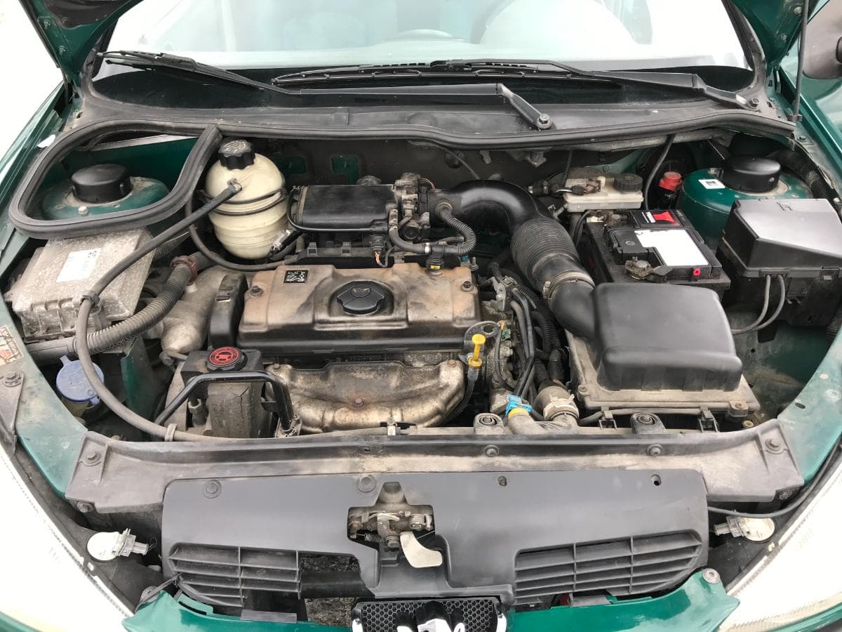 Peugeot 206 · Ano 1999 — image 10