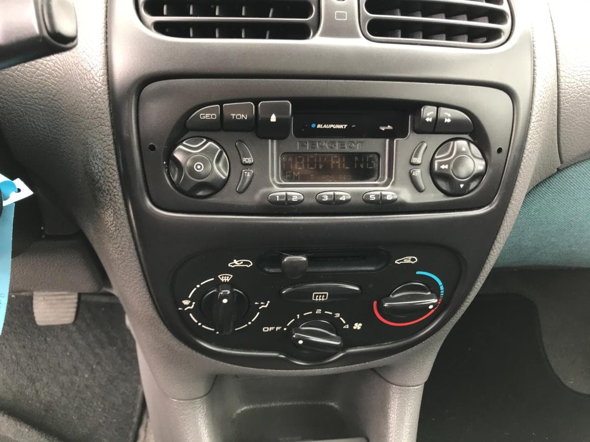 Peugeot 206 · Ano 1999 — image 14