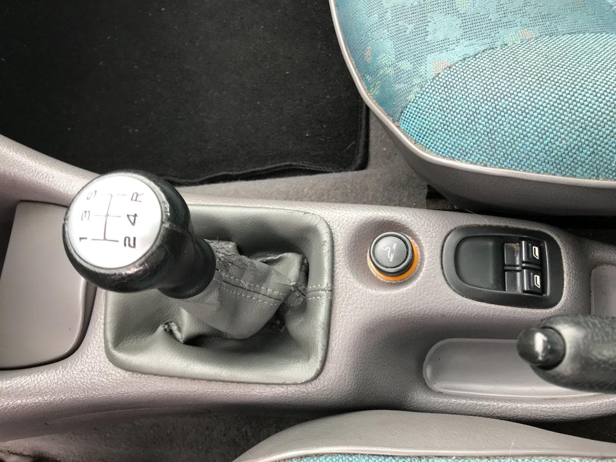 Peugeot 206 · Ano 1999 — image 21