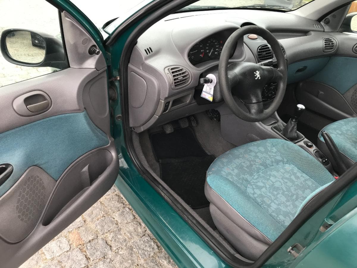 Peugeot 206 · Ano 1999 — image 12