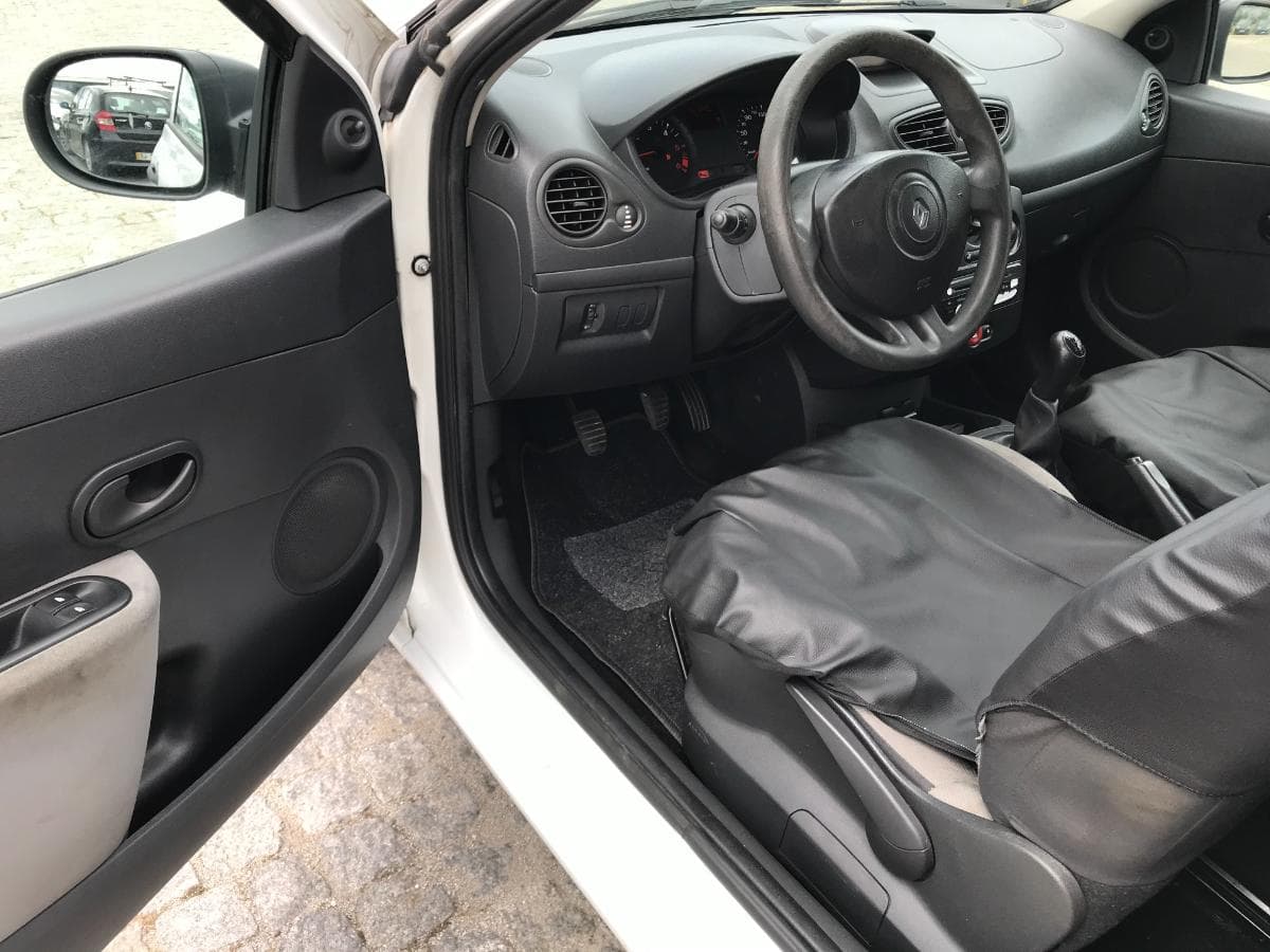 Renault Clio · Ano 2010 — imagem 9