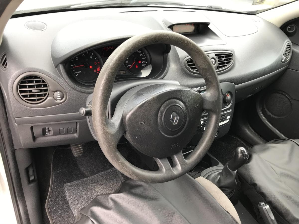 Renault Clio · Ano 2010 — imagem 11