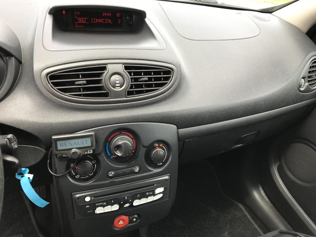Renault Clio · Ano 2010 — imagem 12