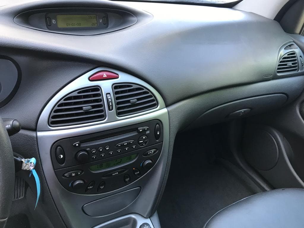 Citroën C5 2.0 HDI · Ano 2003 — image 17