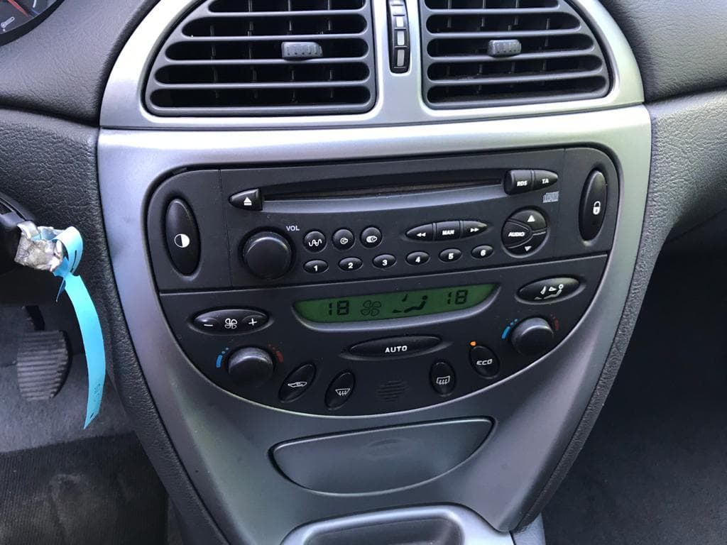 Citroën C5 2.0 HDI · Ano 2003 — image 20