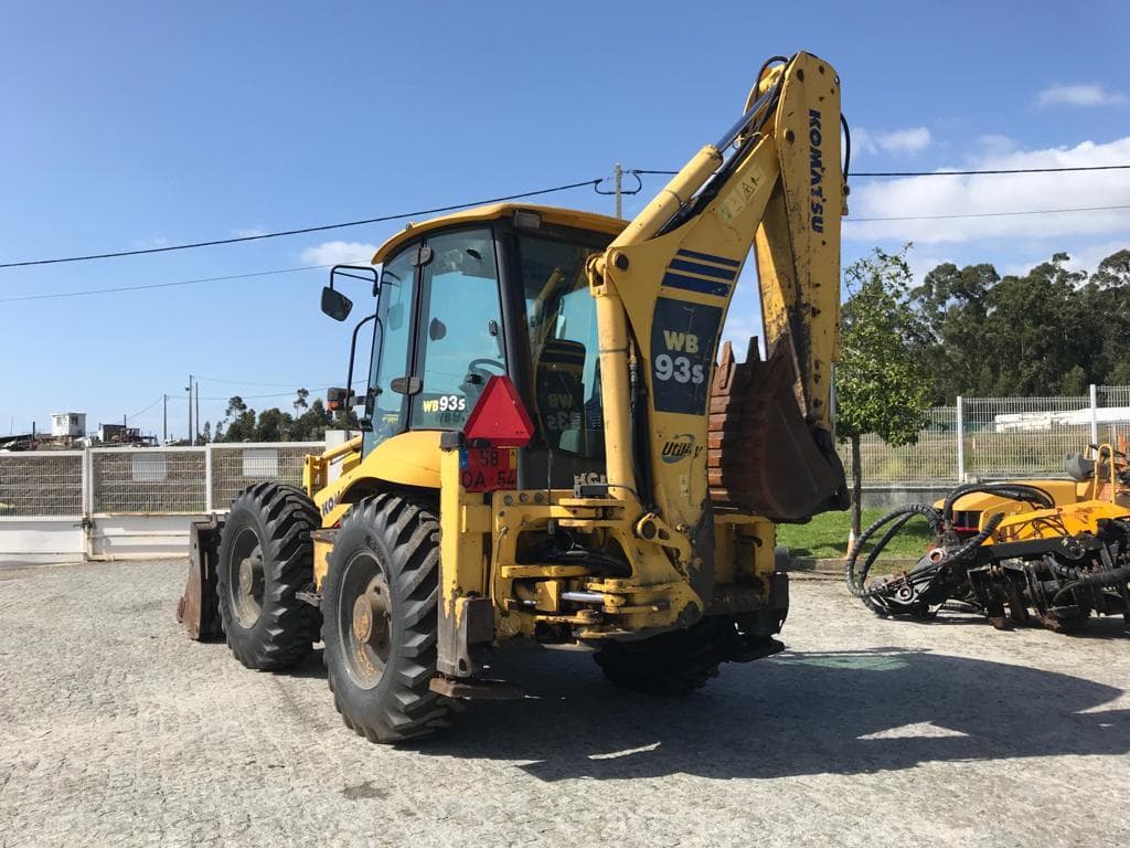 Retroescavadora Komatsu W93 S · Ano 2010 — imagen 3
