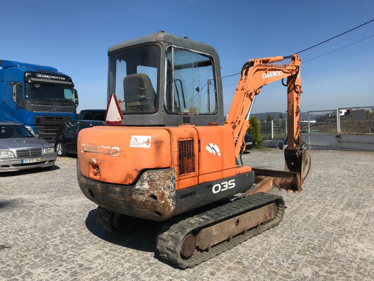 Mini Giratória Daewoo SLO 35 · Ano 2004 — imagem 4