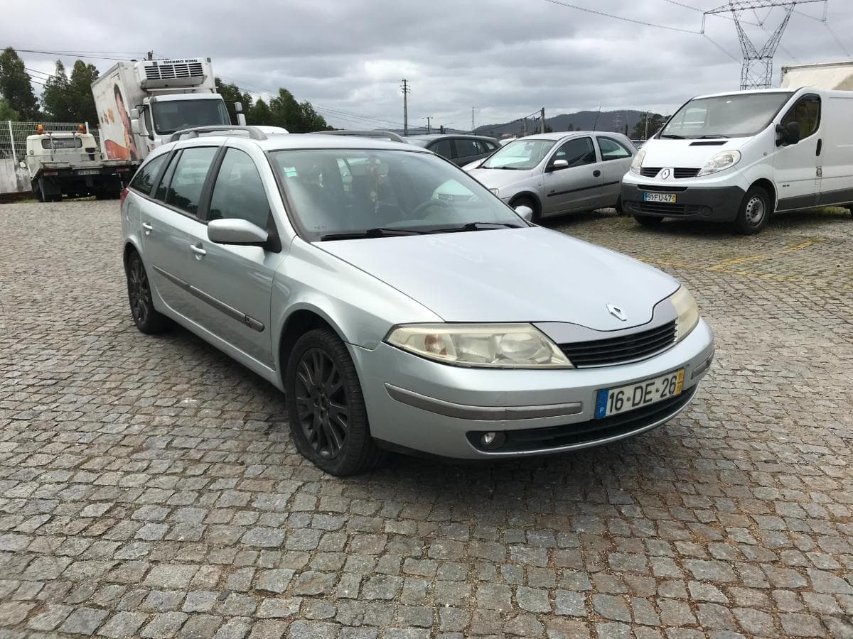 Renault Laguna 1.9DCI · Ano 2001 — imagem 1