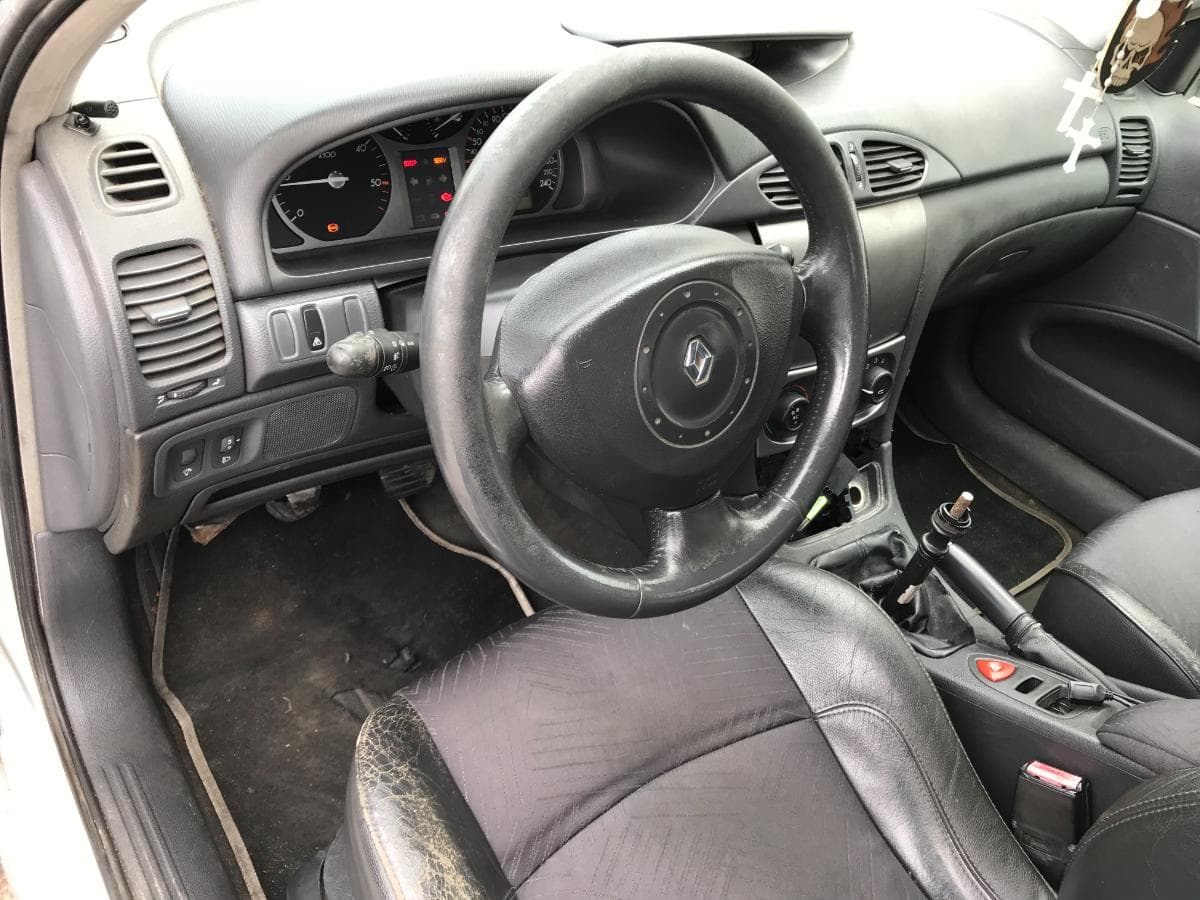 Renault Laguna 1.9DCI · Ano 2001 — imagem 22