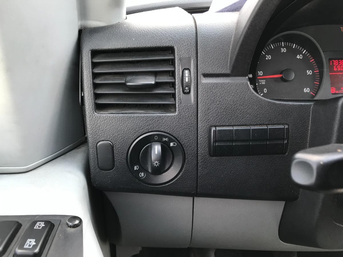 Volkswagen Crafter · 17 Lugares · Ano 2011 — imagem 17