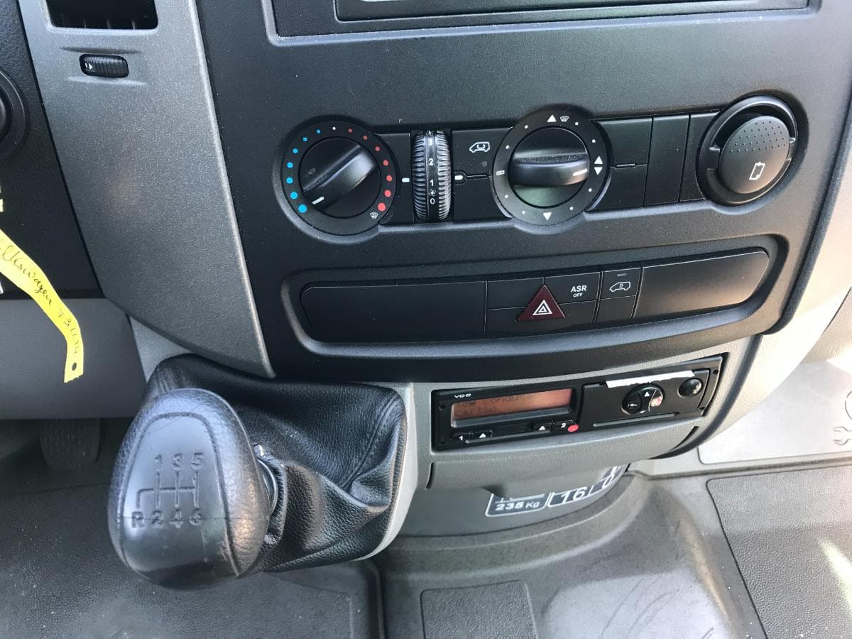 Volkswagen Crafter · 17 Lugares · Ano 2011 — image 19