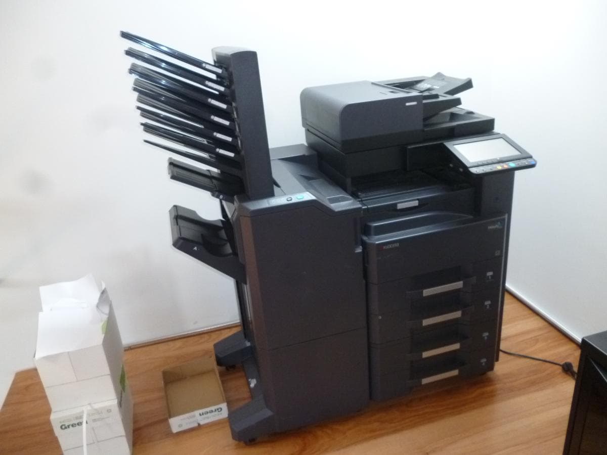 Equipamento Informático + Mobiliário de Escritório
