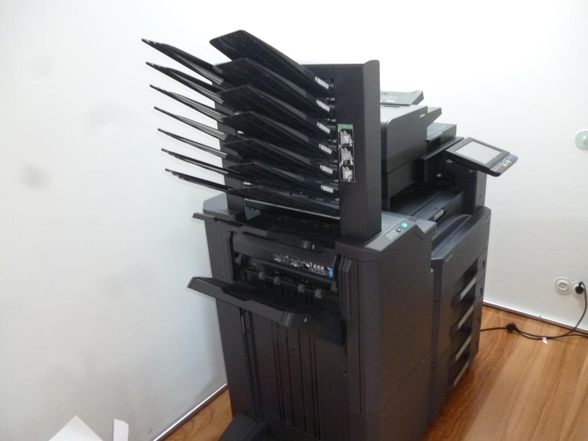 Equipamento Informático + Mobiliário de Escritório — imagen 3