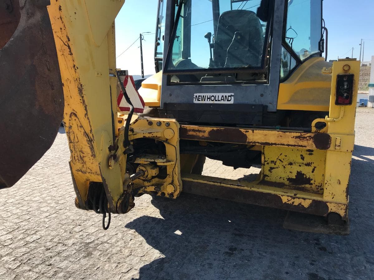 Retroescavadora New Holland NH 95 · Ano 2000 — imagem 5