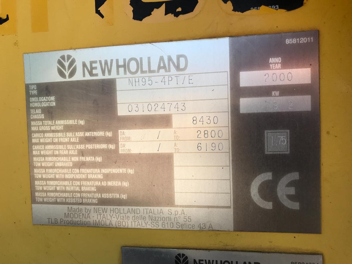 Retroescavadora New Holland NH 95 · Ano 2000 — imagem 11