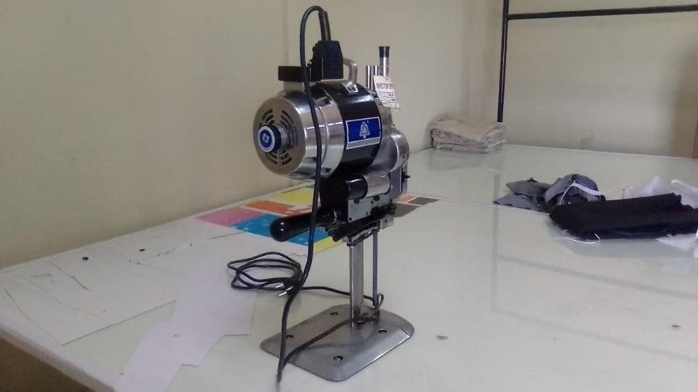 Máquina de cortar · — image 3
