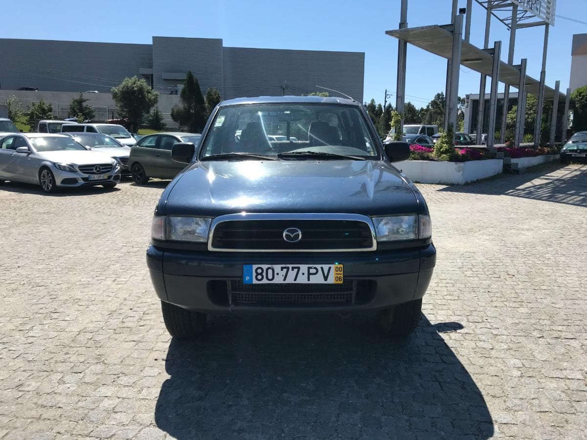 Mazda Pick Up 2.5 TD · Ano 2000 — imagem 2