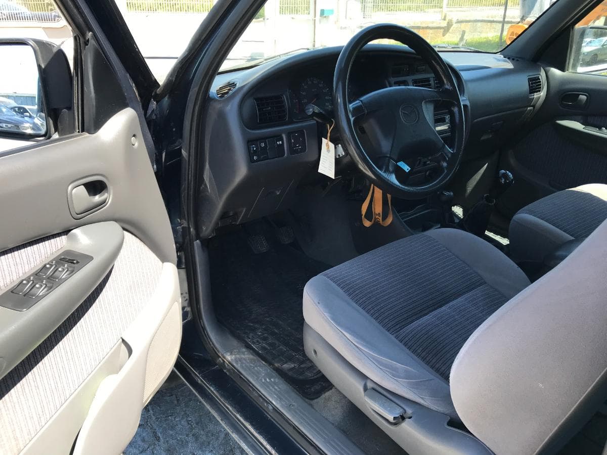 Mazda Pick Up 2.5 TD · Ano 2000 — imagem 12