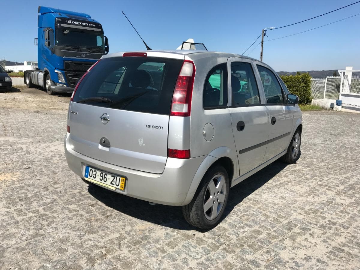 Opel Meriva 1.3 CDTI · Ano 2005 — image 4