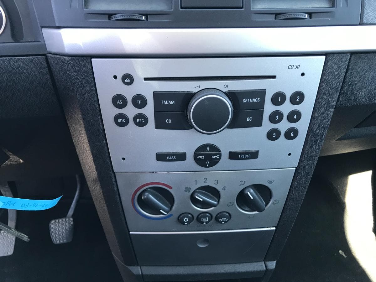 Opel Meriva 1.3 CDTI · Ano 2005 — image 17