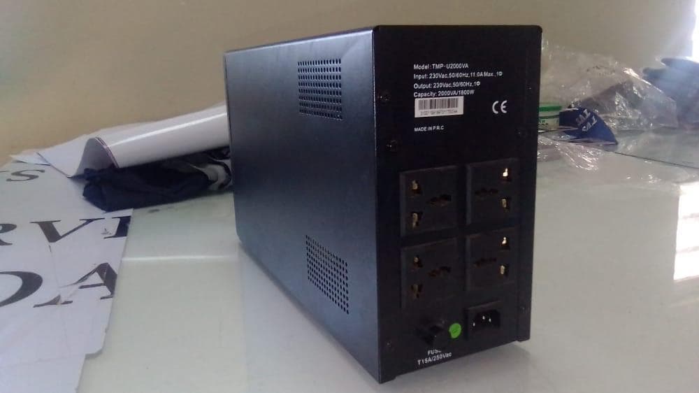 Ups 2000va + Material Informático · — imagem 5