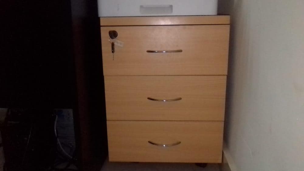 Meuble de bureau · — image 2
