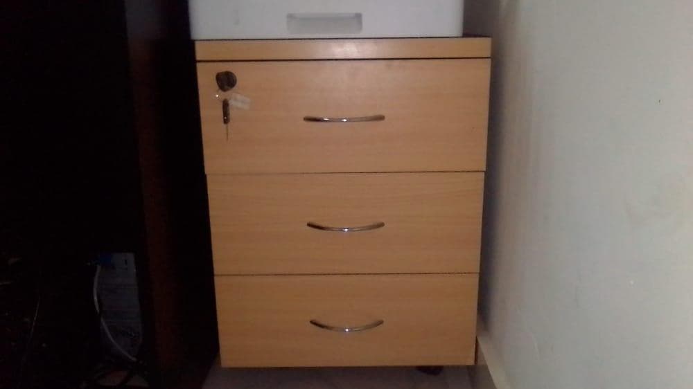 Meuble de bureau · — image 3