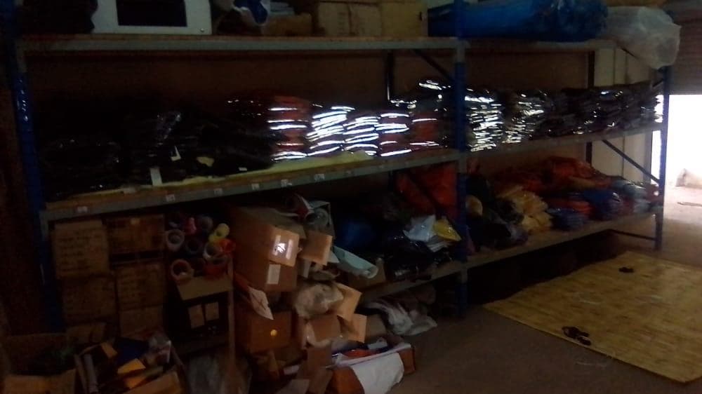Shelves · — image 4