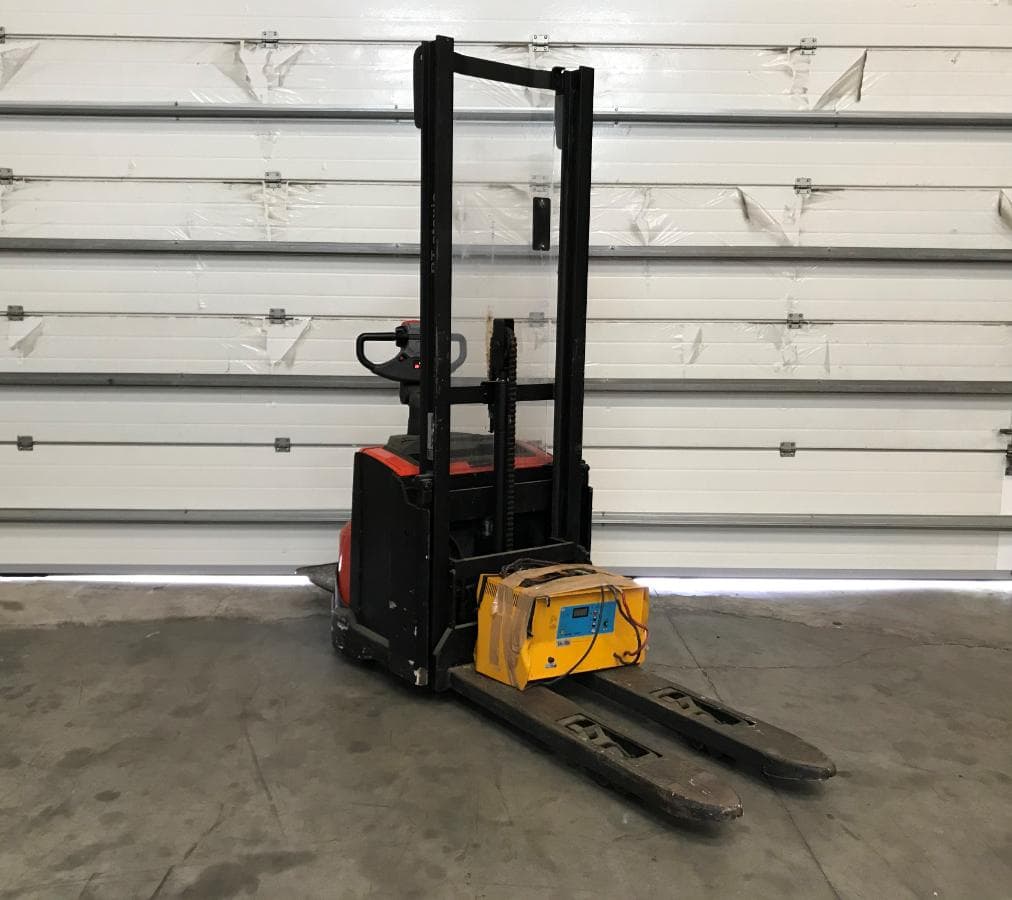 Stacker BT SWE120L · Elétrico — imagem 1